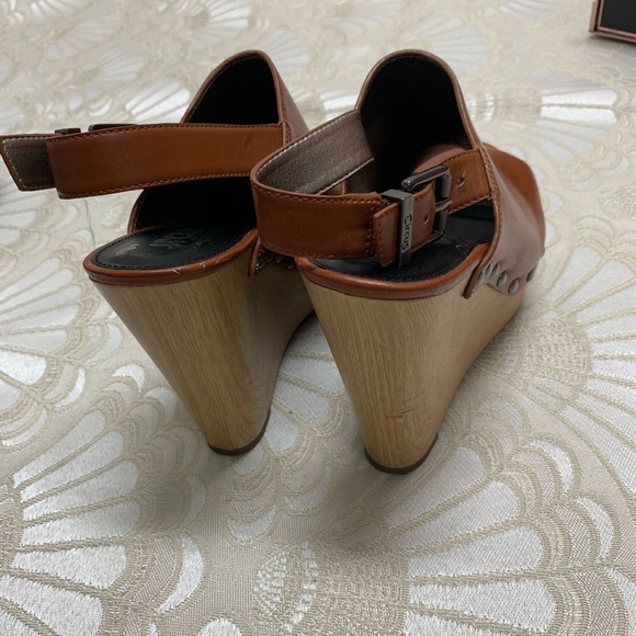 CLOSING CLOSET ๐ Platform Wedges - Picture 3 of 3